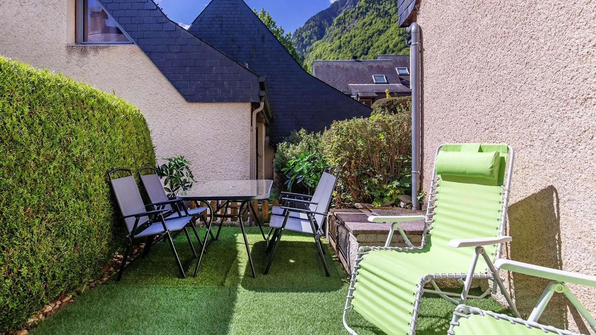 Apartment Chalet Mitoyen Avec Terrasse Et Parking A Cauterets - Fr-1-401-294
